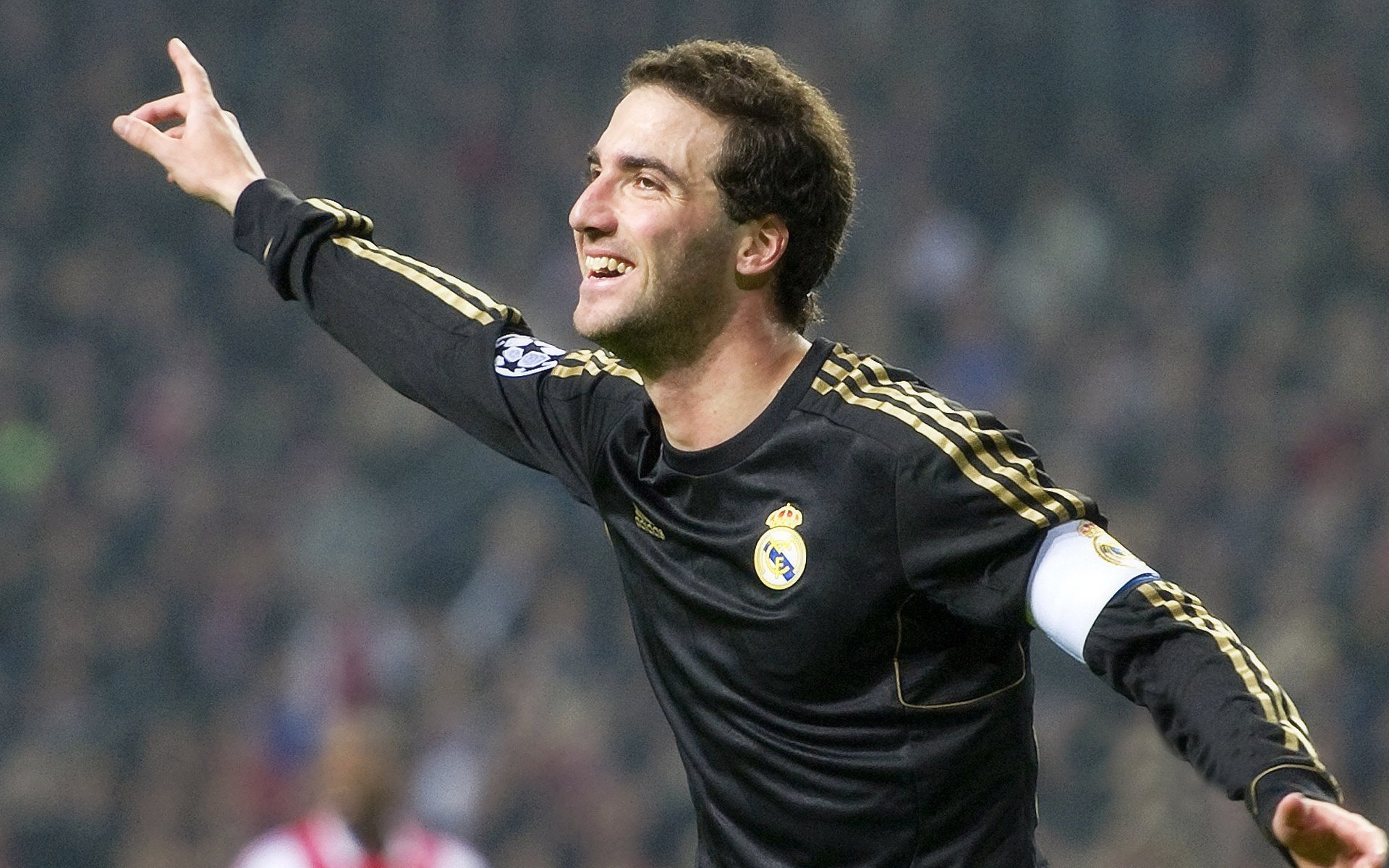 爱游戏体育-高能对决！双方实力均衡，女足为荣誉而战，女足最棒