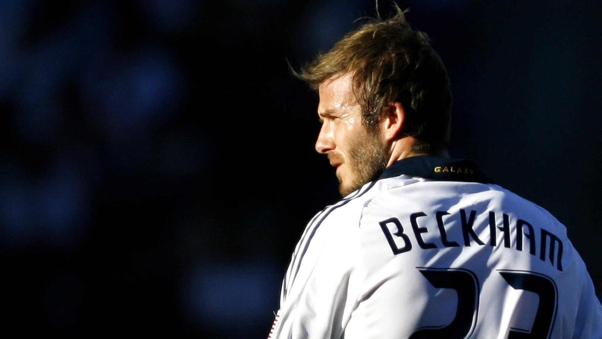 米兰双雄奋力争冠，意甲竞争日趋激烈